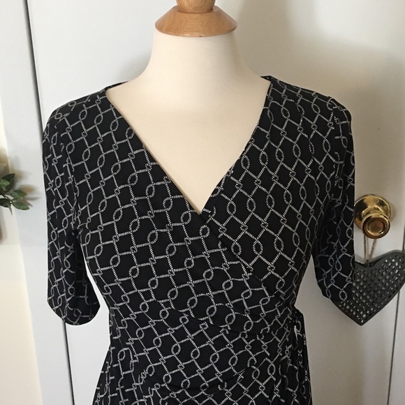 ‼️SOLD‼️Motherhood Maternity Wrap Dress - Picture 3 of 13